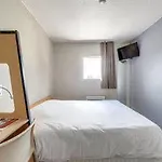 מלון Welcomotel Coignières